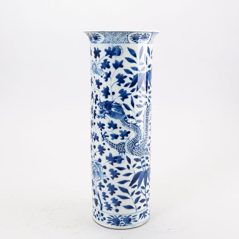 A Chinese Qing Dynasty porcelain vase later part of the 19th century.