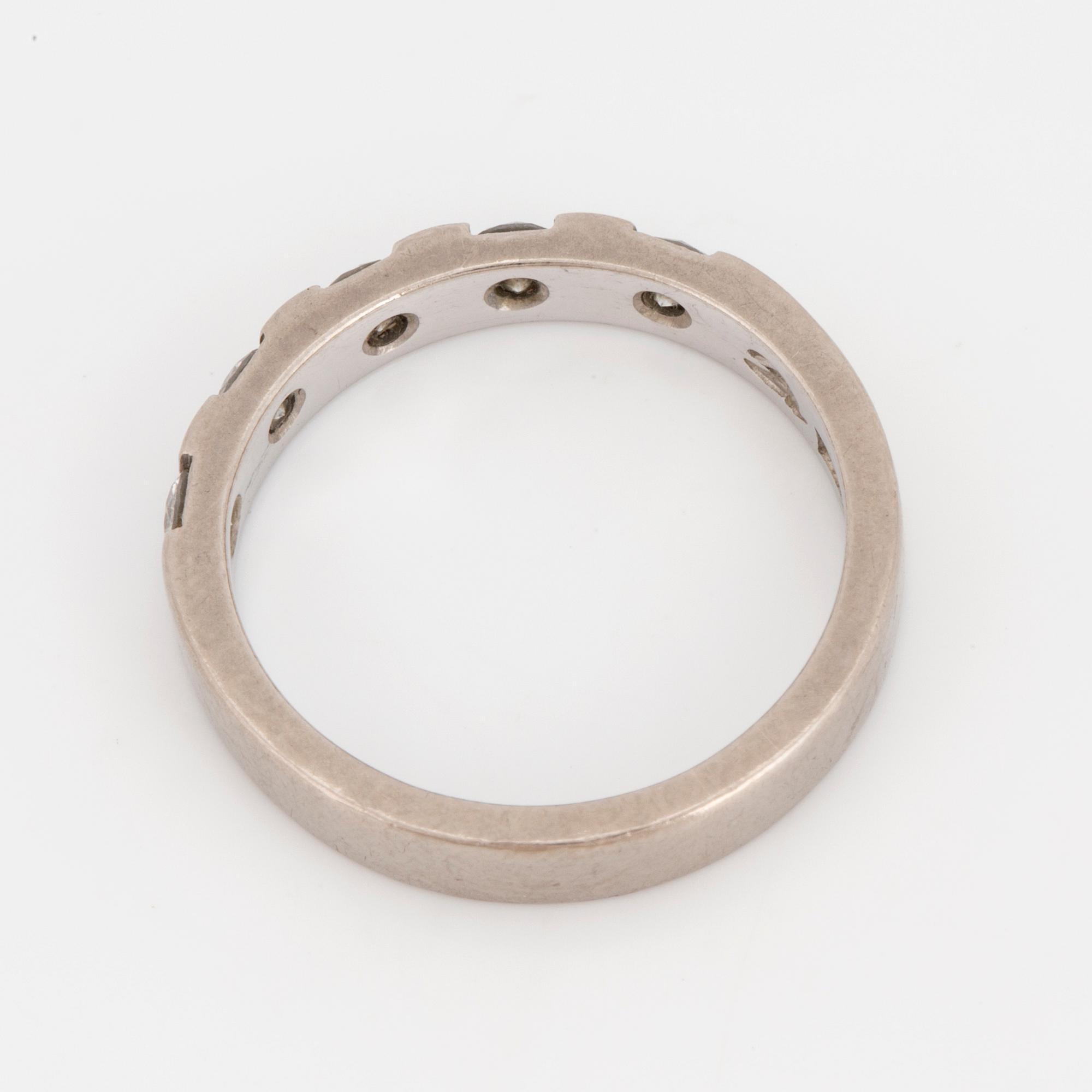 A brilliant-cut diamond ring.