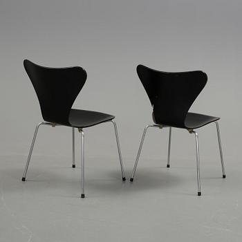 STOLAR, ett par, "Sjuan", Arne Jacobsen, Fritz Hansen.