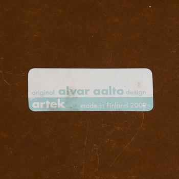 ALVAR AALTO, PÖYTÄ, 1960/70-luku ja TUOLIA, 4 kpl malli 69, Artek, 2000-luku.