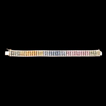 ARMBAND, 14 k guld, med olikfärgade ovala fasettslipade safirer och diamanter.
