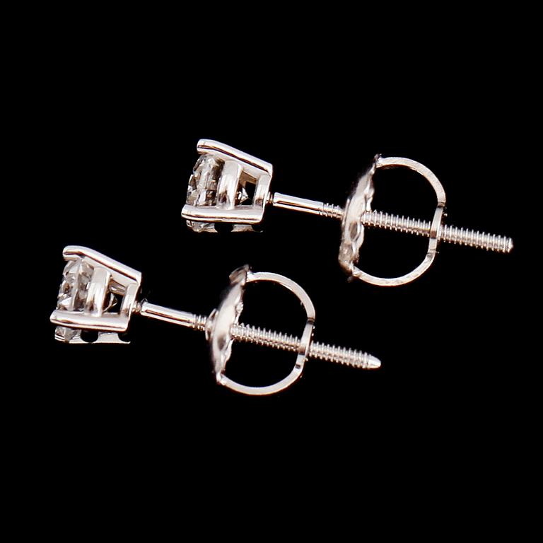 ÖRHÄNGEN, 1 par, 14 k vitguld, briljantslipade diamanter tot 0.33 ct.