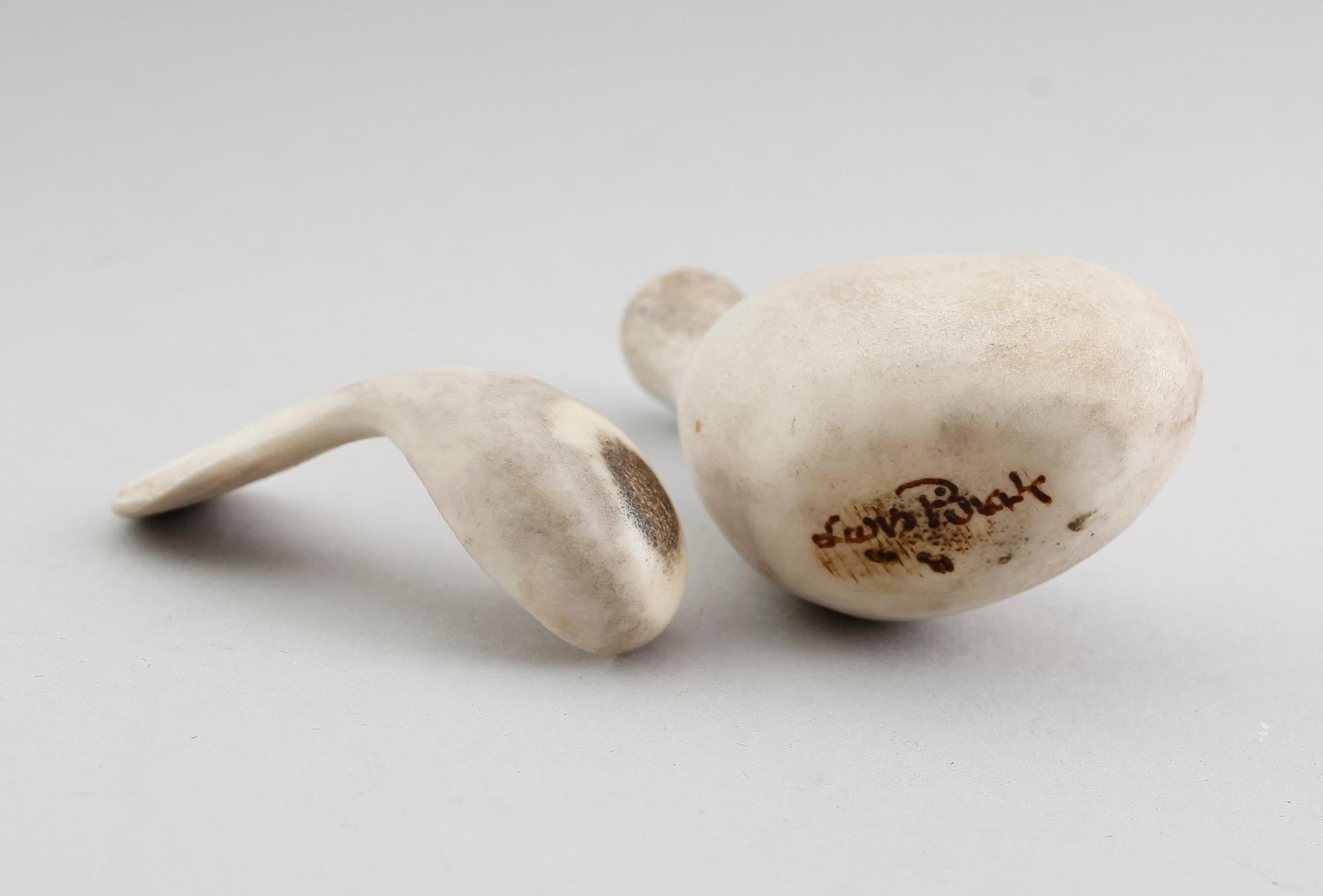 LARS PIRAK, SALTRIPA med SKED, renhorn, signerad, 1900-talets andra hälft.