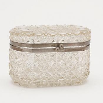 SKRIN, pressglas, omkring sekelskiftet 1900.