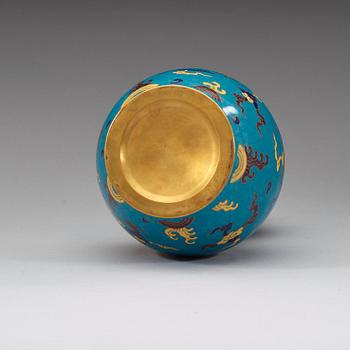 A gourd shaped cloisonné vase, Republic (1912-49).