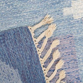 A flat weave by Ingegerd Silow, signed IS, second half of the 20th century, 233 x 168 cm.