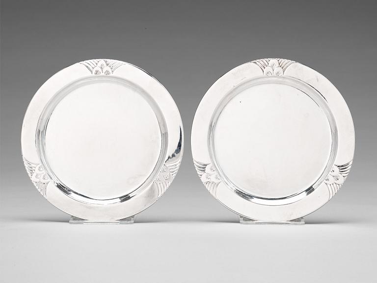Gundorph Albertus, coasters, ett par, "Kaktus/ Cactus" Georg Jensen, Köpenhamn 1933-44, sterling, design 572 C.