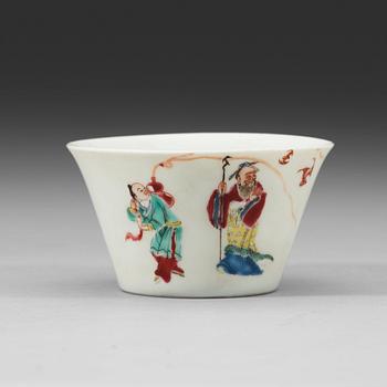 314. A famille rose bowl, Qing dynasty (1644-1912) with Yongzheng mark.