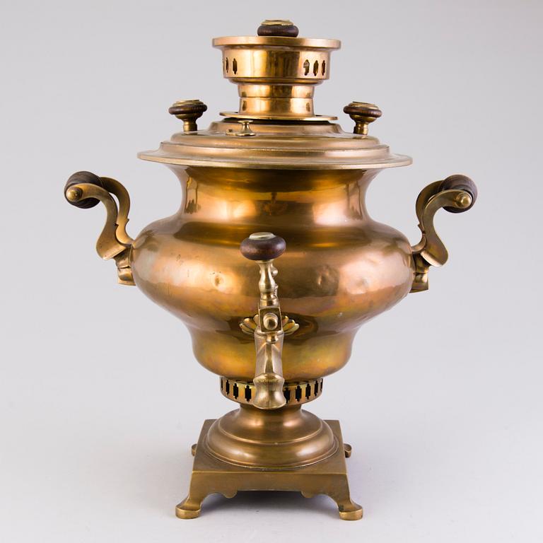 A late 19th century Russian samovar for Medjedev Tula (Медъедевы, Тула).