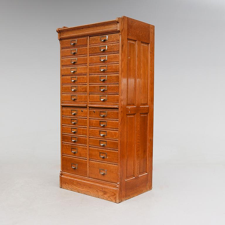 ARKIVSKÅP, 1900-talets första hälft.