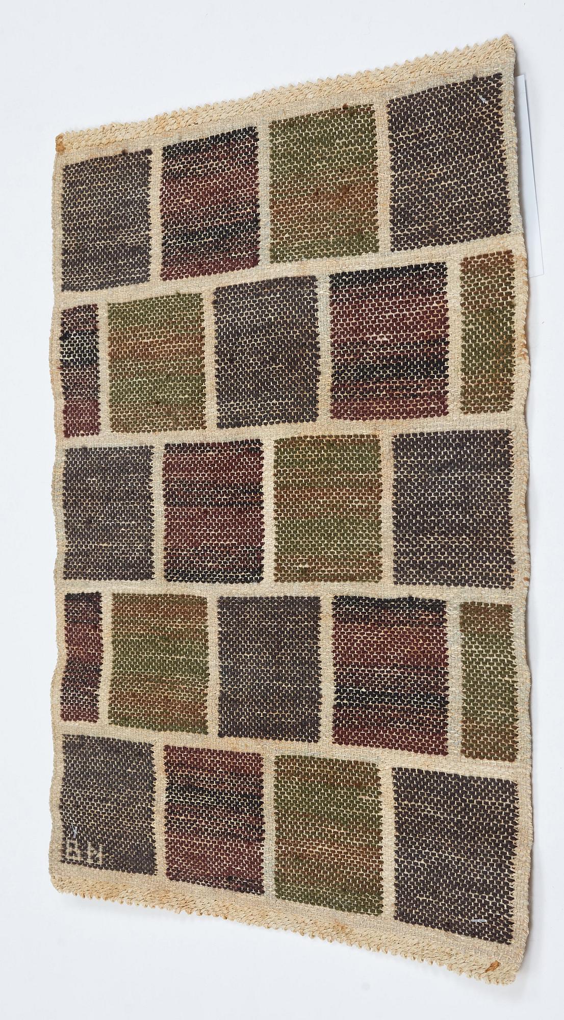 Barbro Nilsson, vävnad, "Kvadrater på linne, mörk", inplock på linnebotten, ca 48-49 x 39-40 cm, signerad BN.