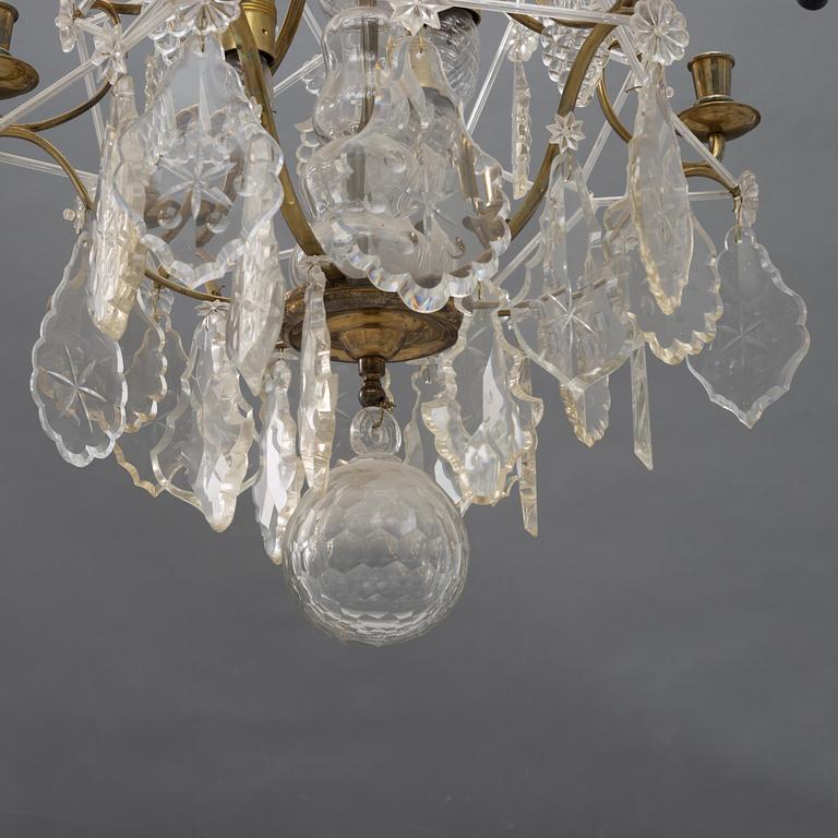 A Rococo style chandelier, early 20th Century.