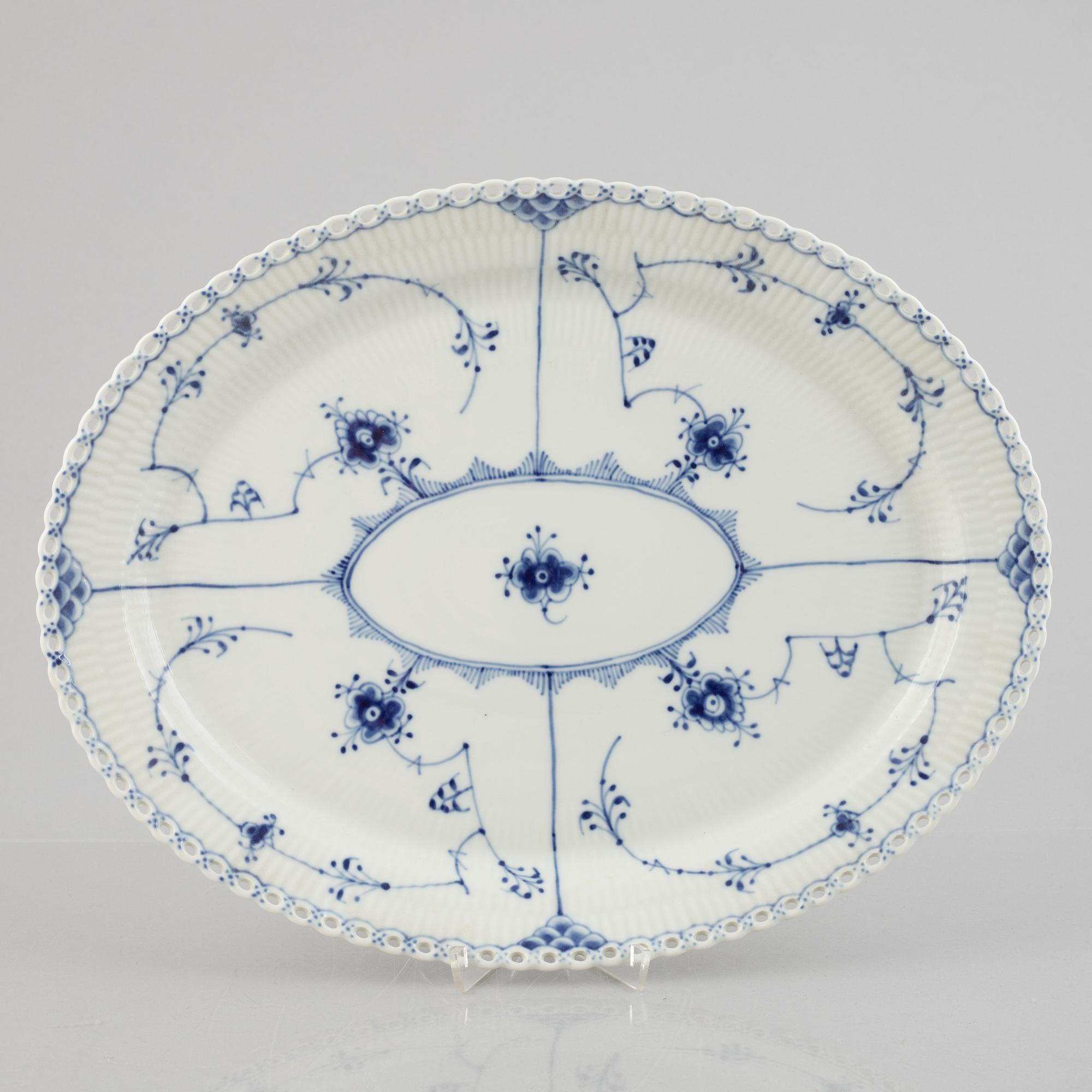 A large 'Blue Fluted Full Lace' porcelain serving dish, Royal Copenhagen, model 1149, 1966.