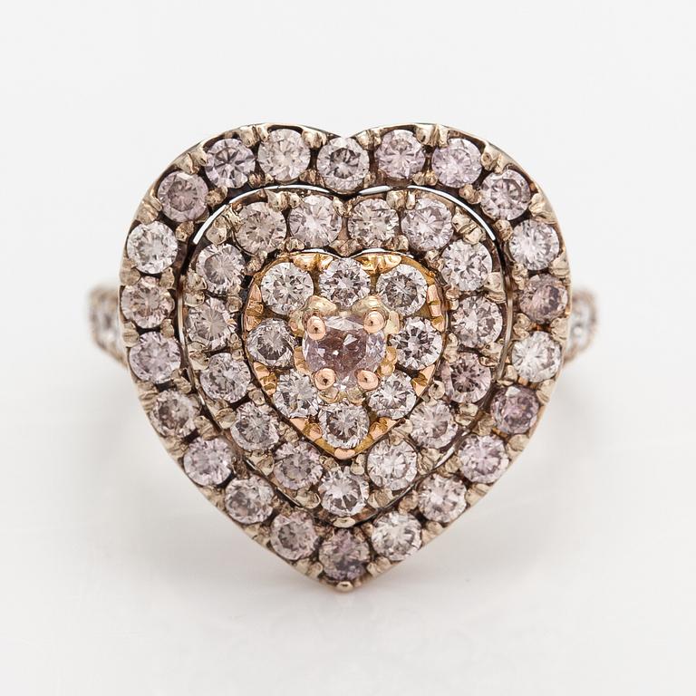 Ring, 18K vitguld, diamanter ca 2.77 ct tot.