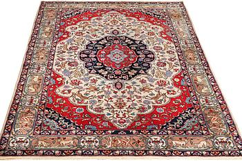 A carpet, Mahal, ca 300 x 201 cm.
