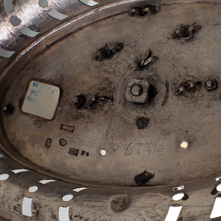 WILHELM SMEDBERG, Karlstad 1788. Skrivbordslampa för två ljus, gustaviansk.