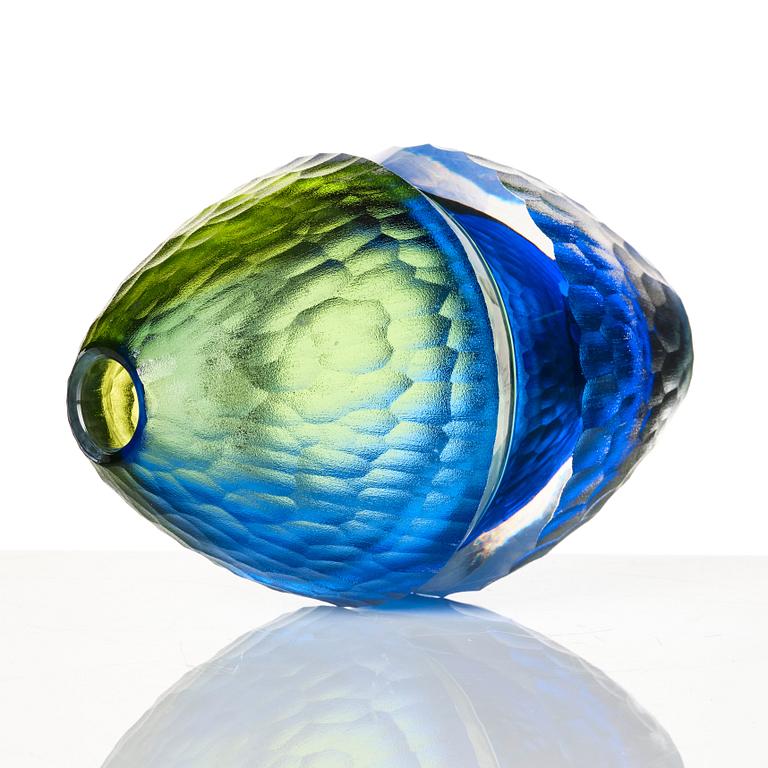 Erika Lagerbielke, skulptur "Integritet", Orrefors Gallery, 1997, signerad och numrerad 5-15.