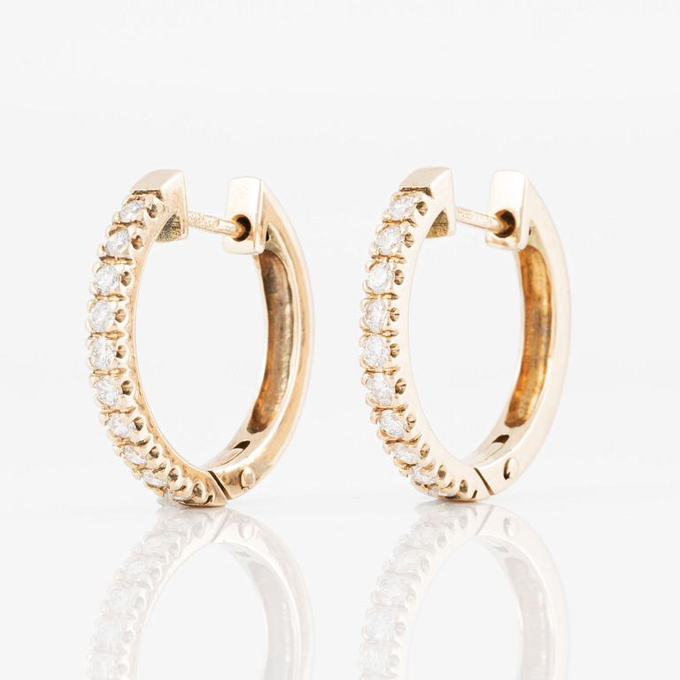 Earrings, hoops, 14K gold with brilliant-cut diamonds.