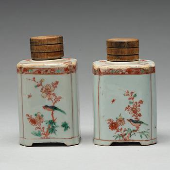 Two famille verte tea caddies, Qing dynasty, Kangxi (1662-1722).