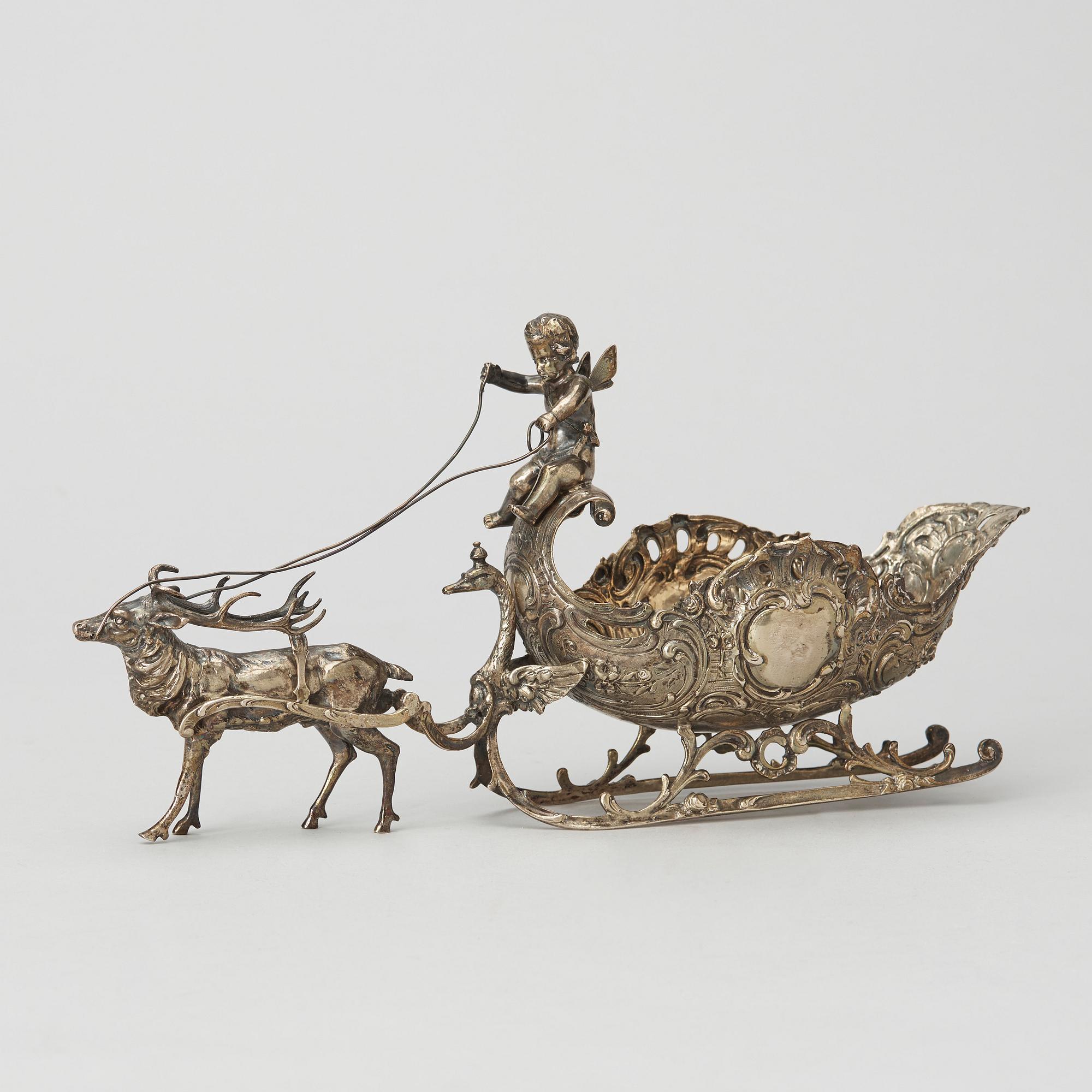 A silver bowl in the shape of a sleigh probably Germany early 20th century. Weight c. 380 gram.
