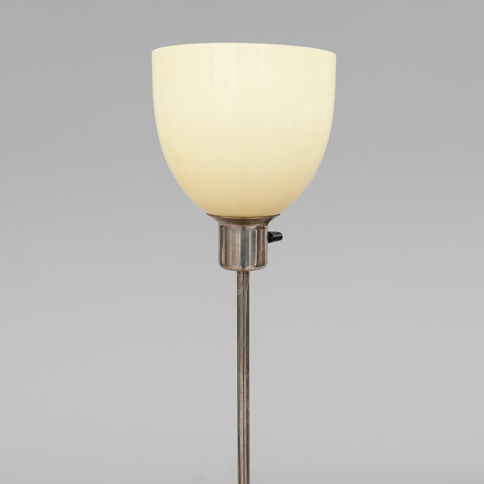 GOLVLAMPA, art déco.