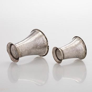 Pikareita, 2 kpl, hopea, Petter Törnqvist, 1794, ja Bengt Christian Tallberg, 1814, Hämeenlinna.