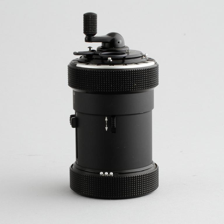 KALKYLATOR, "Curta, Type I", utvecklad av Curt Herzstark, tillverkad av Contina AG Mauren, 1956.