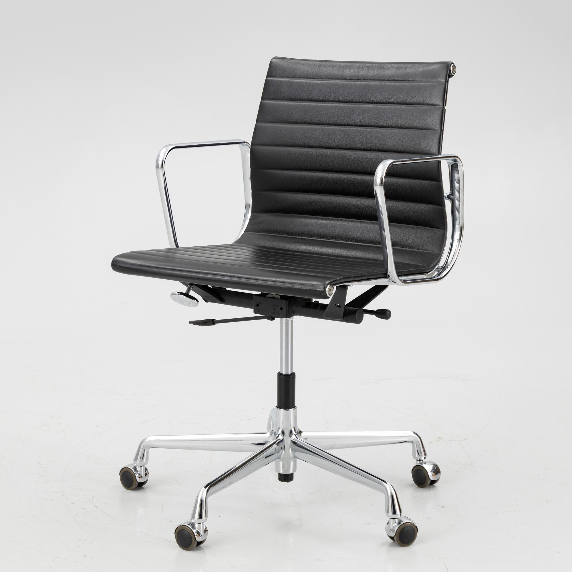 Charles & Ray Eames, an office swivel chair, "EA117", Vitra.