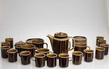 KAFFESERVIS, 18 delar samt TEKOPPAR, 3 st, "Kosmos" design Gunvor Olin-Grönqvist, Arabia 1970-tal.