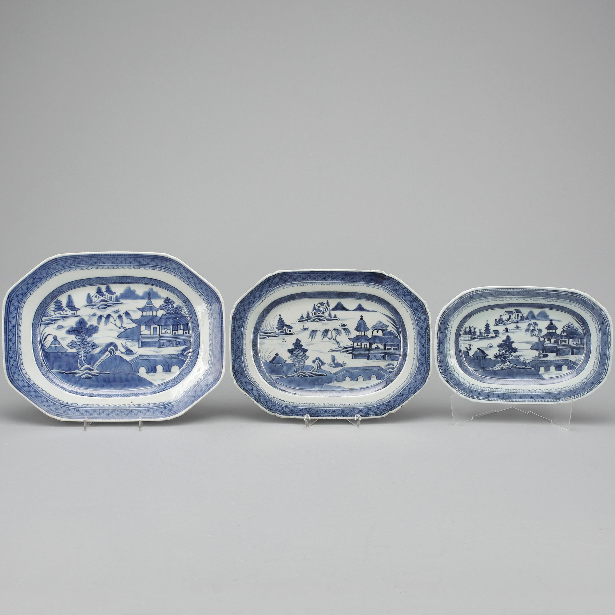 STEKFAT, 3 st, porslin, Qingdynastin, Jiaqing (1796-1820).
