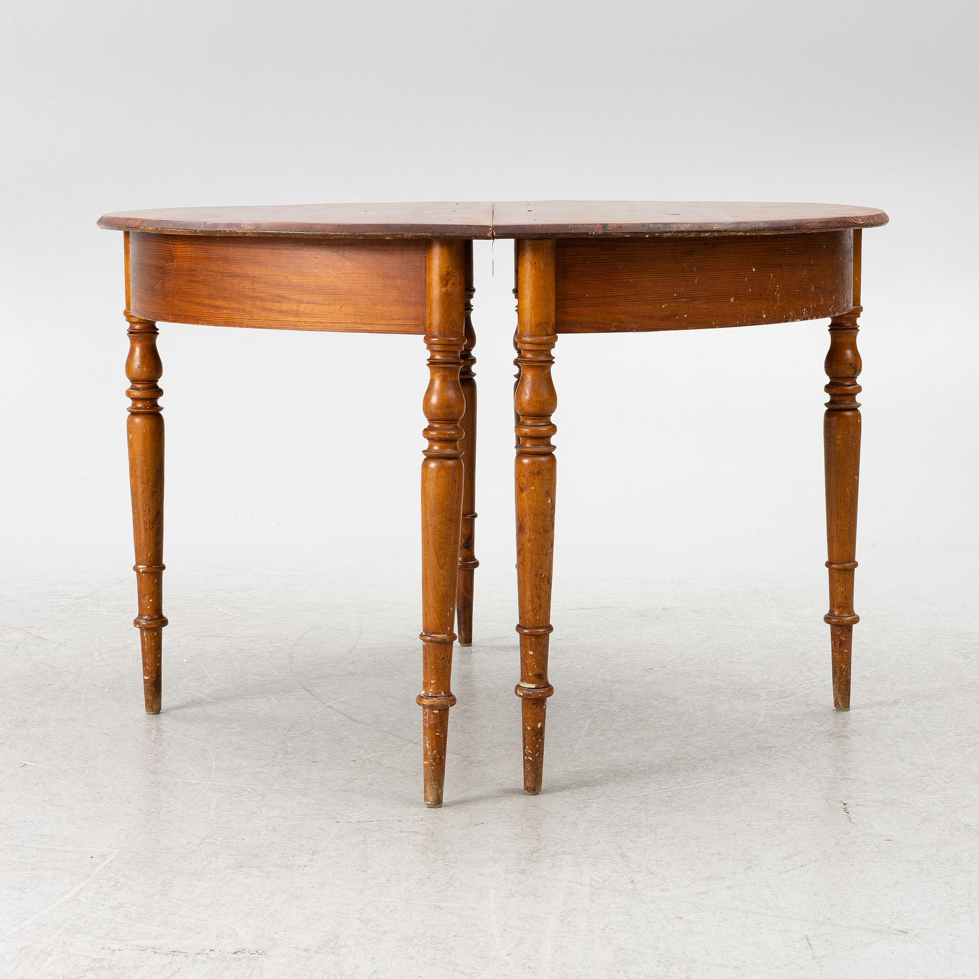 Dining table, late 19th century.