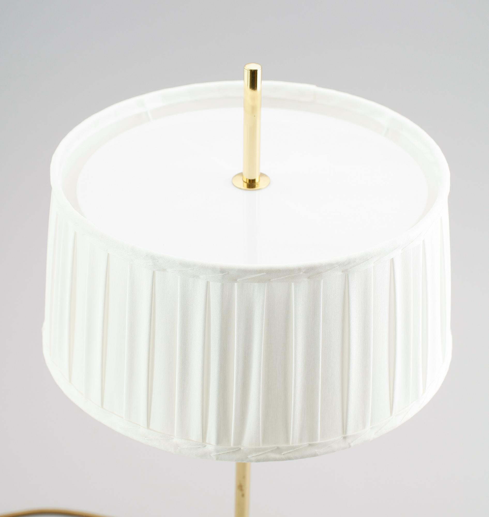 BORDSLAMPA, 1900-talets andra hälft.