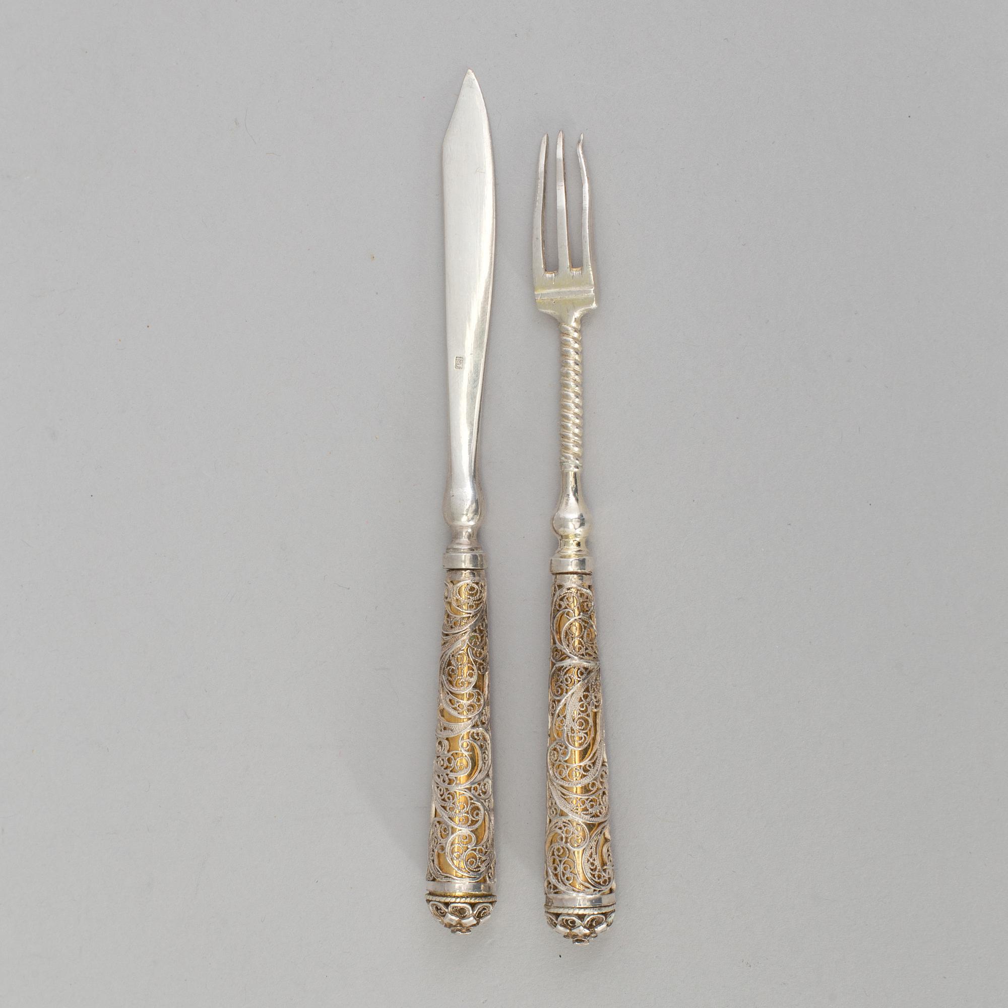 A 17th/18th century traveling cutlery set.