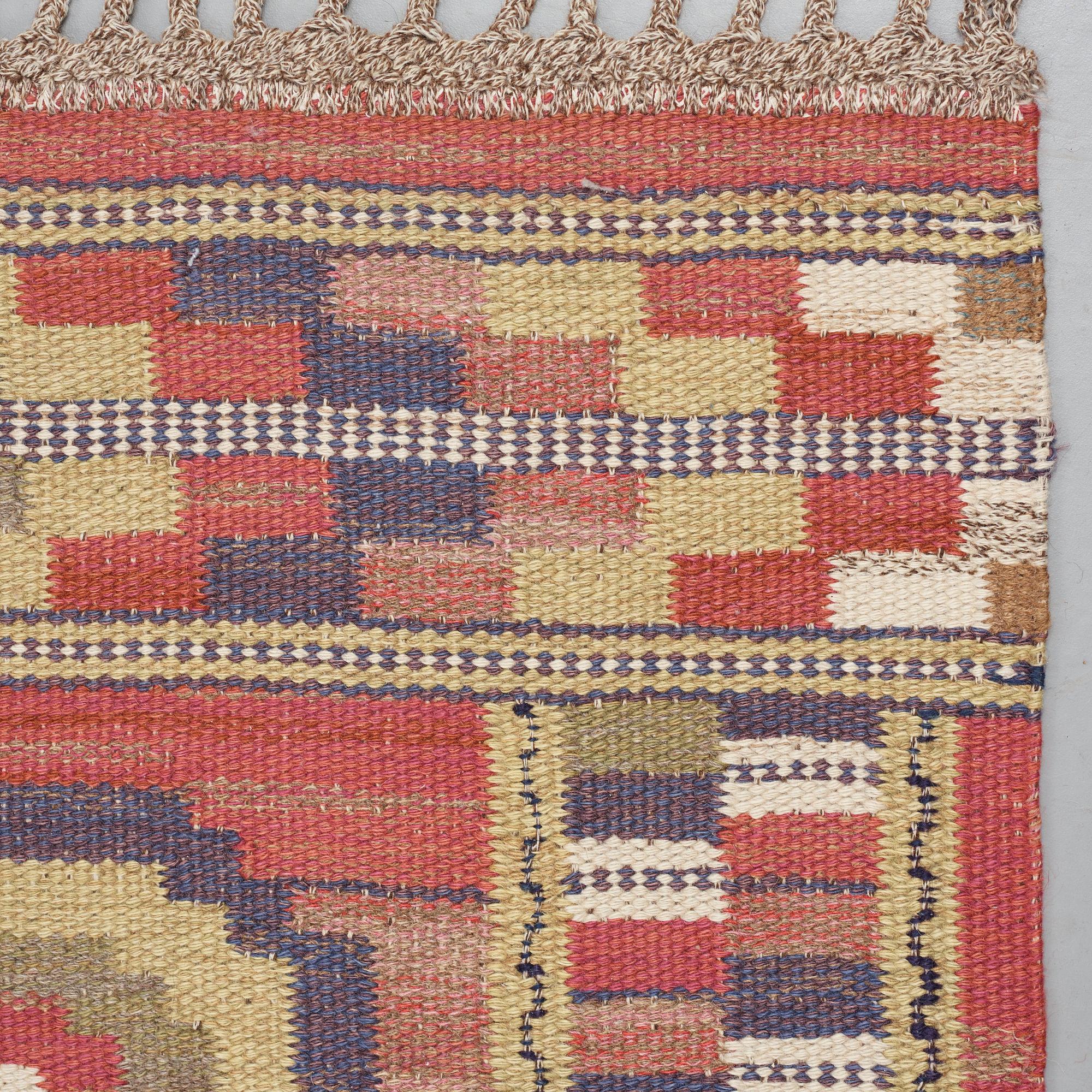 Märta Måås-Fjetterström, Matta, "Röda åttan", rölakan, ca 295 x 199,5-202 cm, signerad MMF.