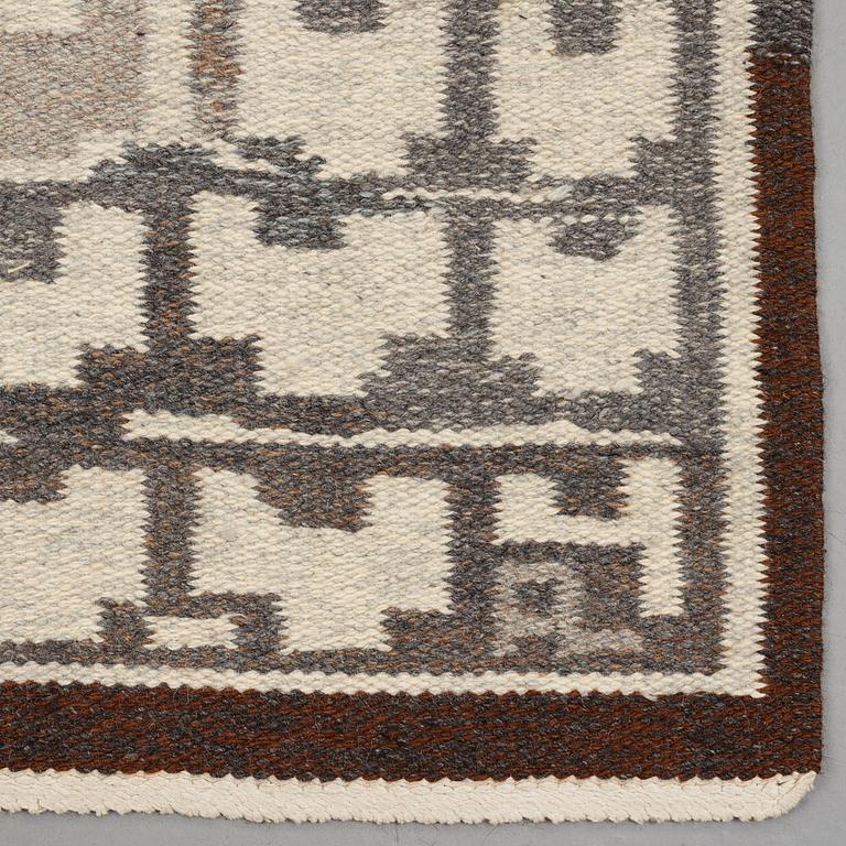 Alice Lund, Matto, flat weave, ca 255,5-256,5 x 189-191 cm, signed AL.