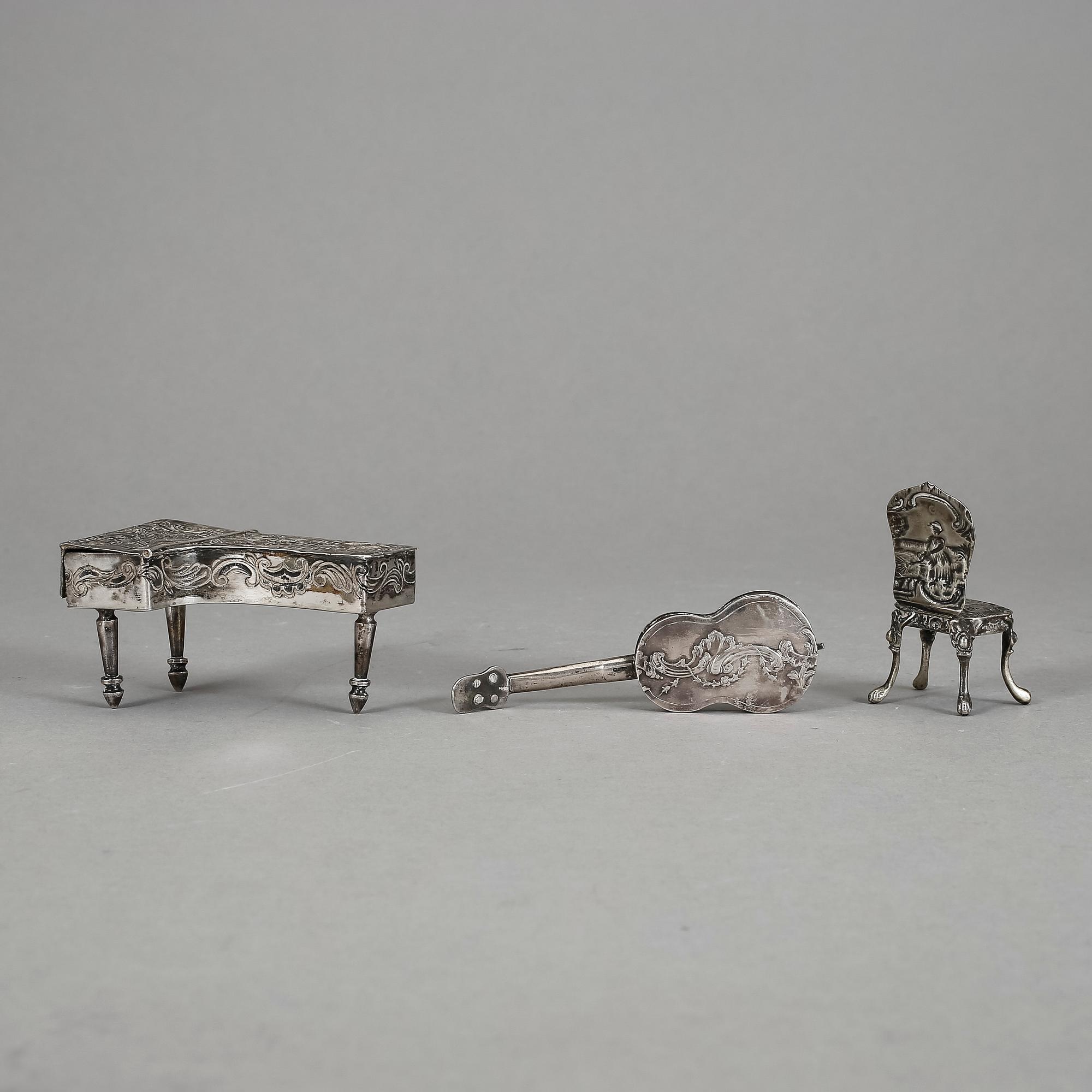 PARTI SILVER, 3 st, möjligen bland annat Frankrike, 1800-och 1900-tal. Vikt ca 110 g.