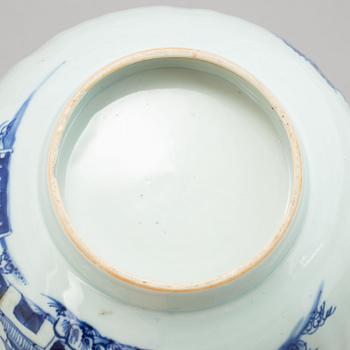 Bålskål, porslin. Qingdynastin, Qianlong (1736-95).