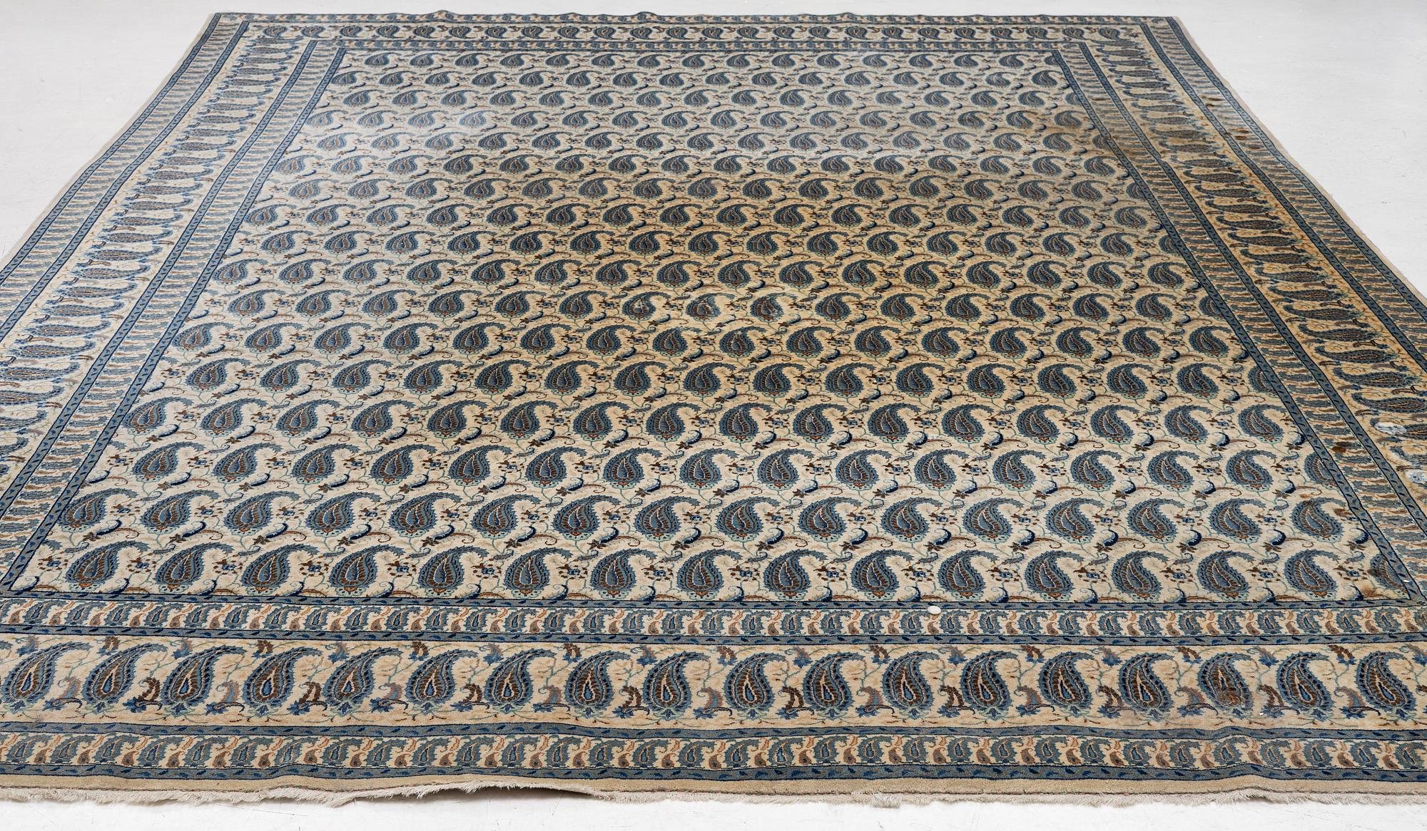 Matta, Keshan, ca 433 x 305 cm.