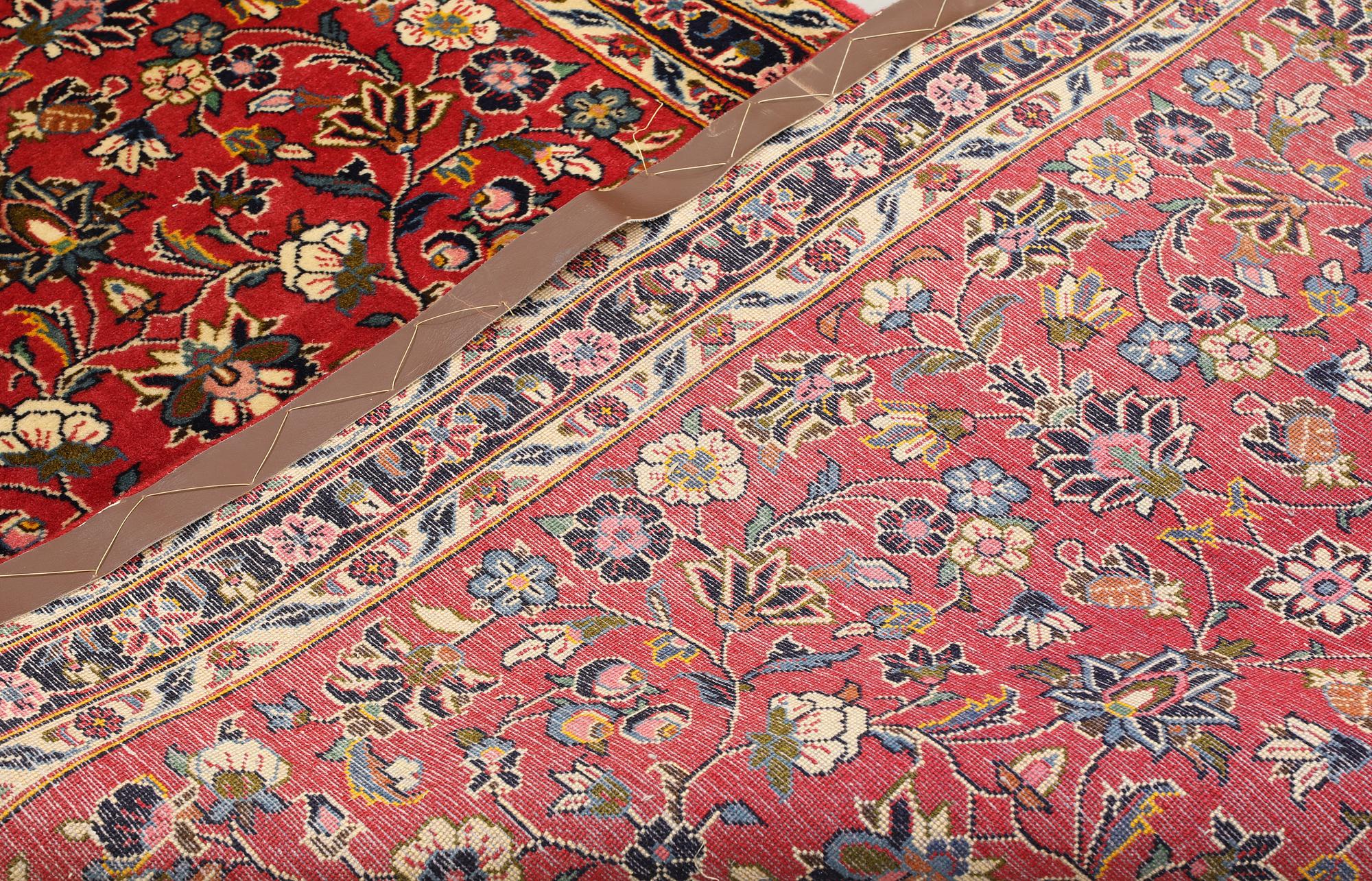 A Keshan runner, approx. 391 x 105 cm.