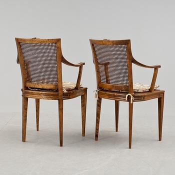 KARMSTOLAR, ett par, gustaviansk stil, 1900-talets första hälft.