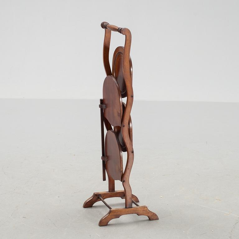 CAKESTAND, engelsk stil. 1900-talets första hälft.