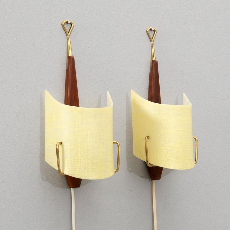 Wall sconces, a pair from the mid-20th century.