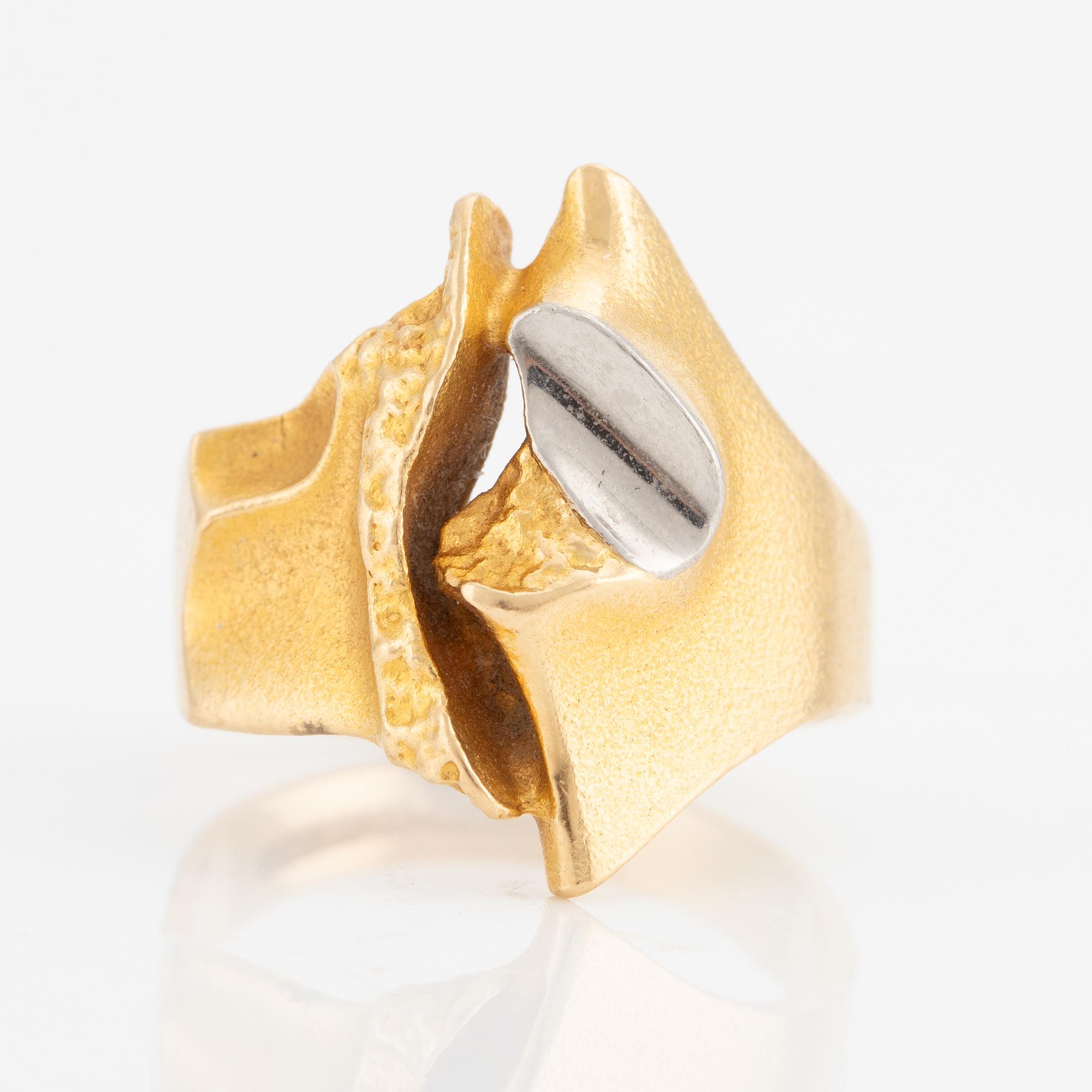 Björn Weckström, Ring "Geisir", 18K guld och platina. Lapponia 1979.