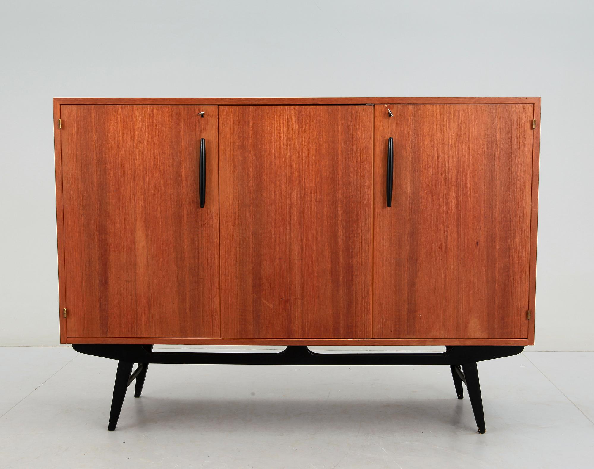 SIDEBOARD, 1960-tal.