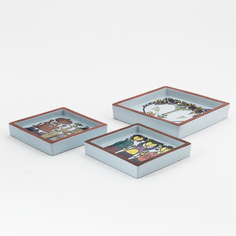 Stig Lindberg, a group of three earthenware 'Karneval' dishes, Gustavsbergs stduio.