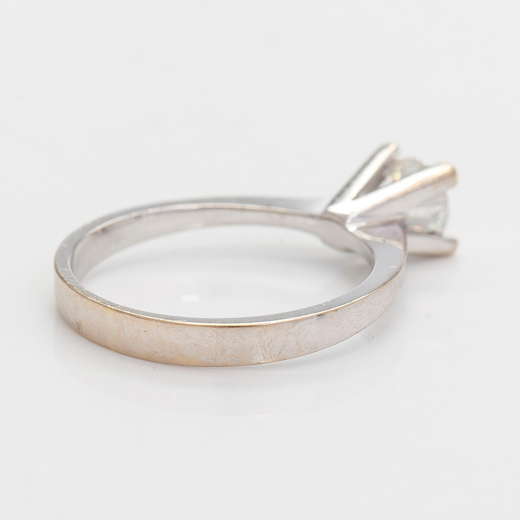Ring, briljantslipad diamant, 14K vitguld.