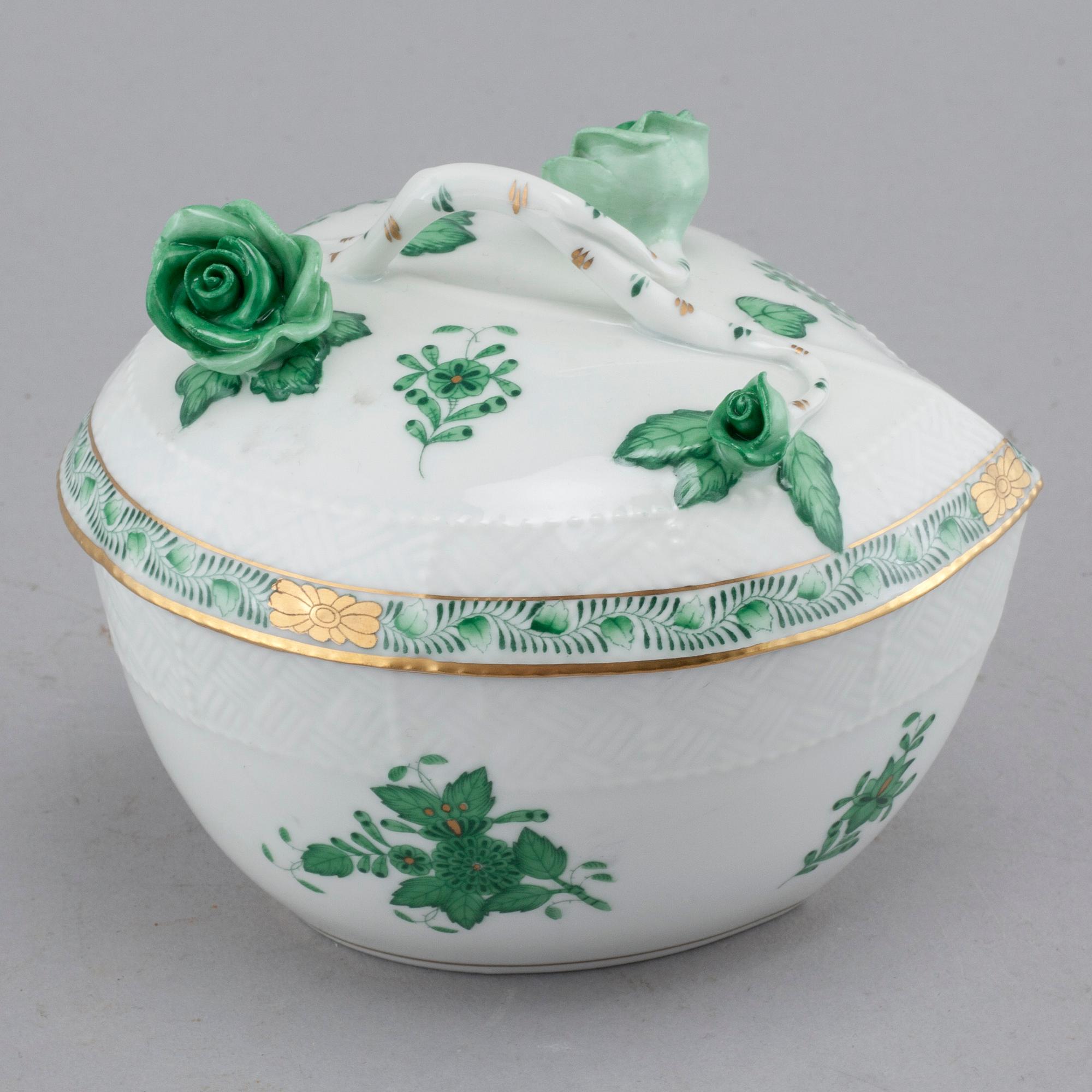 48 pieces of porcelain tableware from Herend, model "Indian Basket", 20th century.