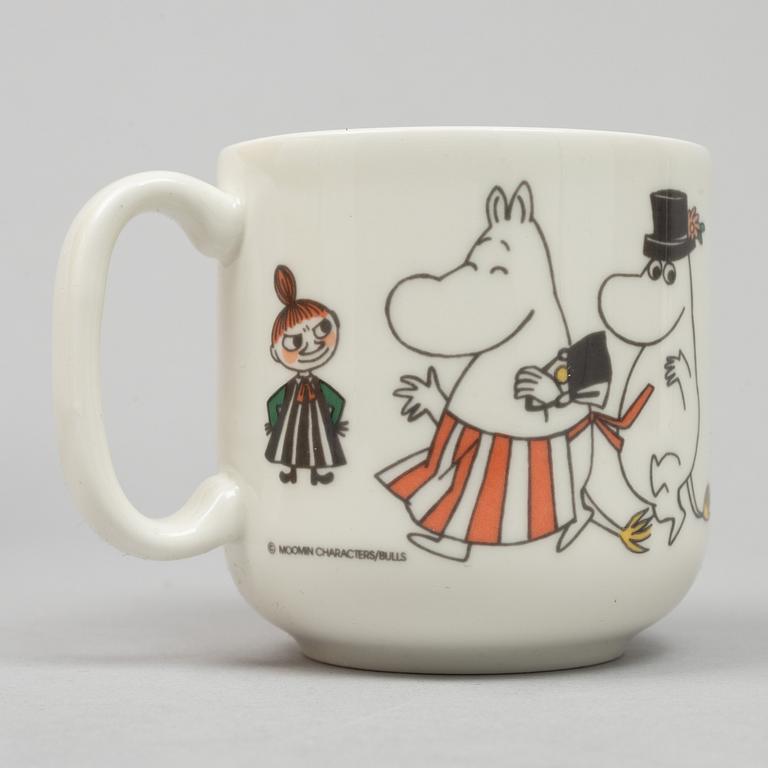 Muminmuggar, 5 st, samt barnservis, Moomin Characters, Arabia, Finland.