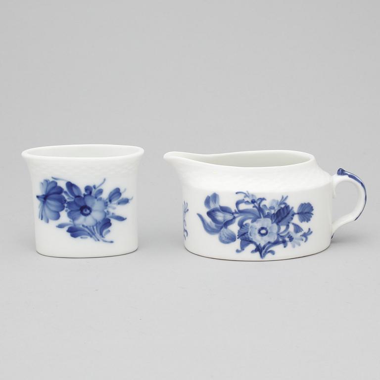 TESERVIS, 12 delar, "Blå blomst", Royal Copenhagen, Danmark.