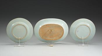 FAT samt TALLRIKAR, ett par, kompaniporslin. Qing dynastin, Qianlong (1736-95).